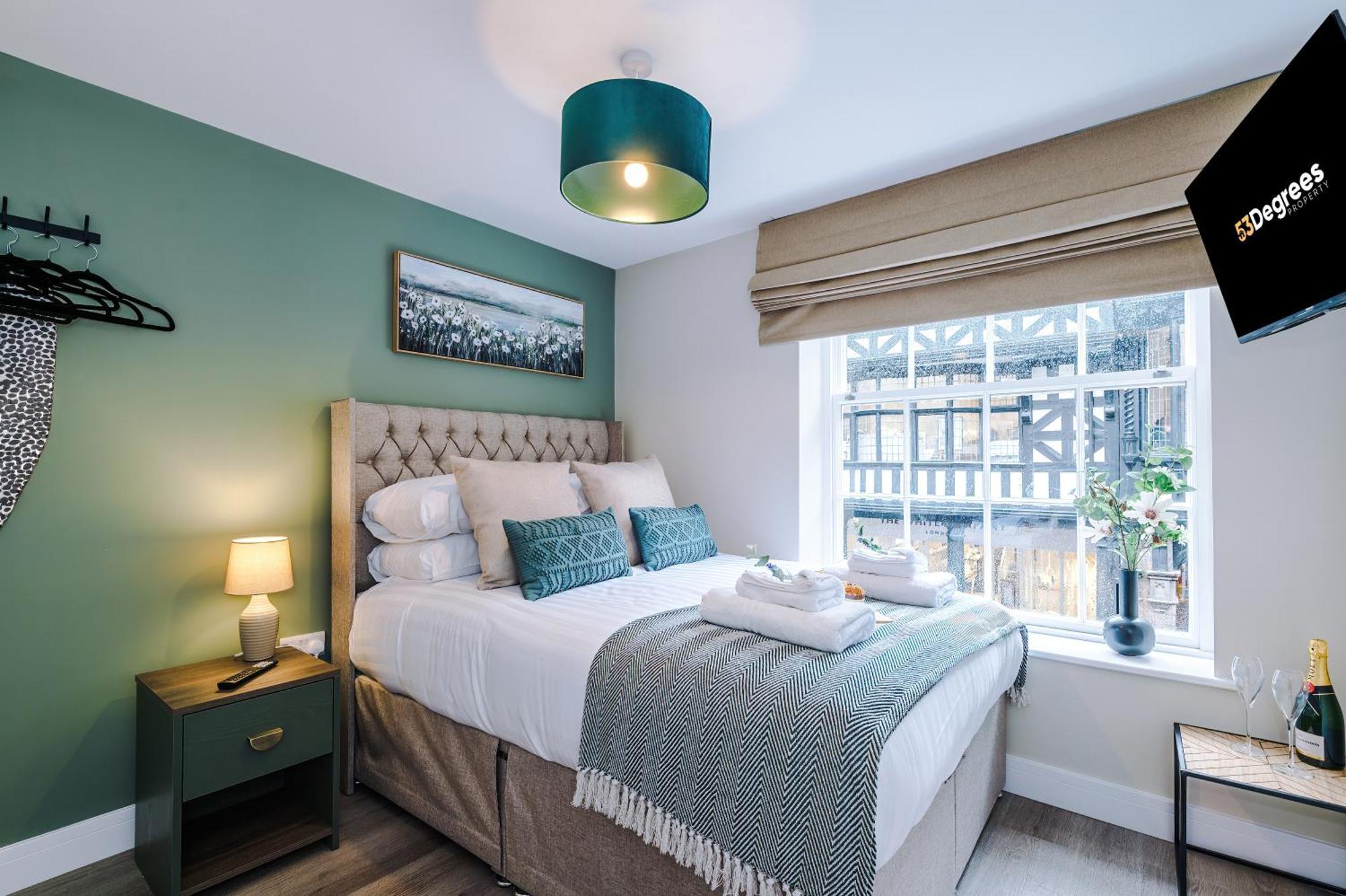 Apartment New! 4 X Stunning Centre In By 53 Degrees Property, Ideal For Individuals, Couples Or Business Groups! *