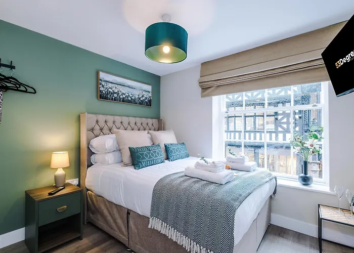 New! 4 X Stunning City Centre Apartments In Chester By 53 Degrees Property, Ideal For Individuals, Couples Or Business Groups!