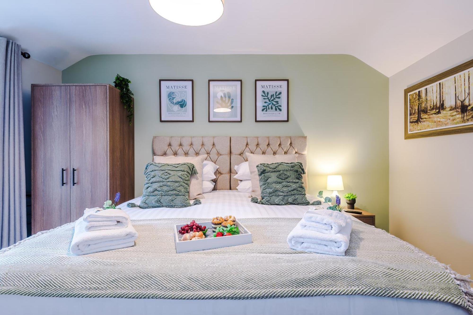 New! 4 X Stunning Centre In By 53 Degrees Property, Ideal For Individuals, Couples Or Business Groups! Apartment Chester