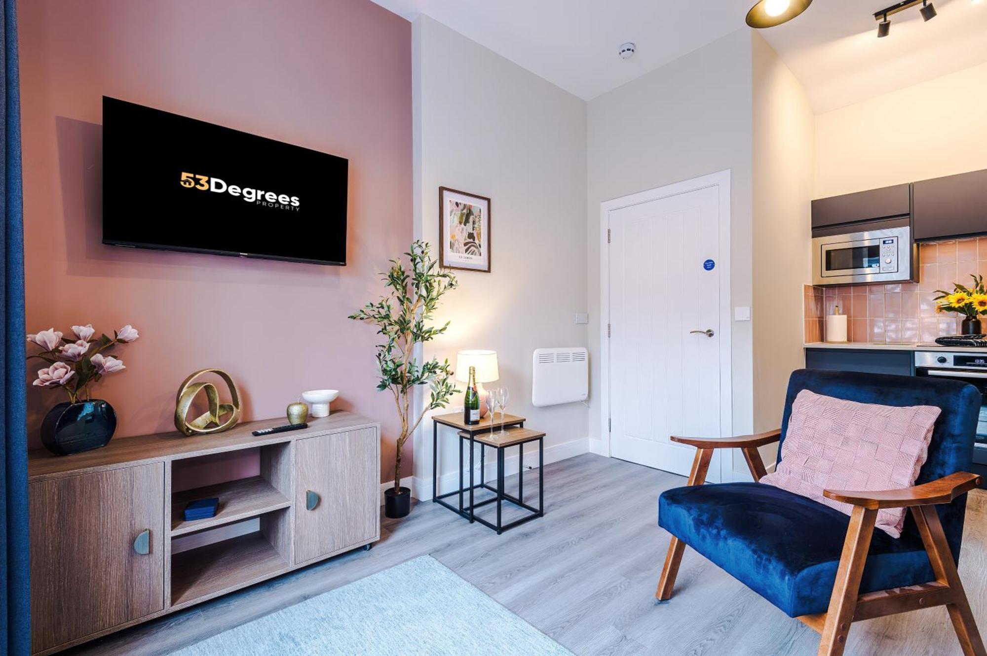Apartment New! 4 X Stunning Centre In By 53 Degrees Property, Ideal For Individuals, Couples Or Business Groups! Chester