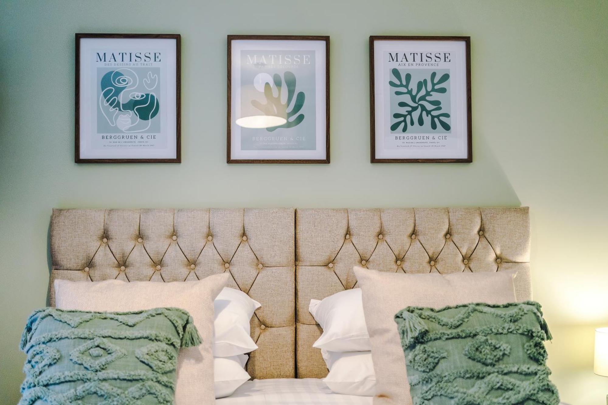 New! 4 X Stunning Centre In By 53 Degrees Property, Ideal For Individuals, Couples Or Business Groups! Apartment *