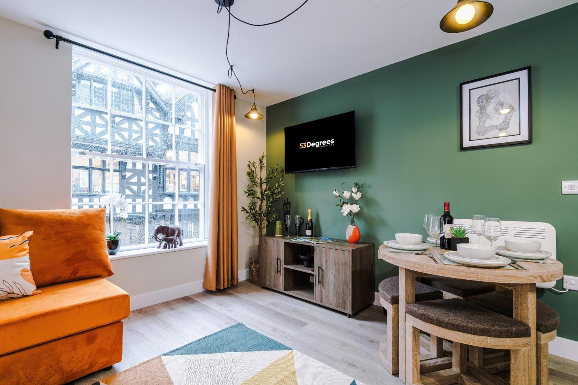 New! 4 X Stunning Centre In By 53 Degrees Property, Ideal For Individuals, Couples Or Business Groups! *