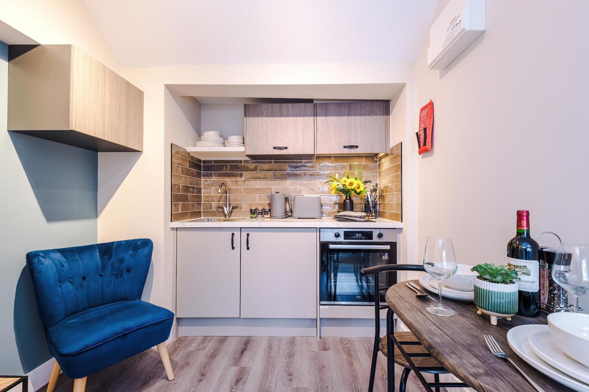 Apartment New! 4 X Stunning Centre In By 53 Degrees Property, Ideal For Individuals, Couples Or Business Groups! *