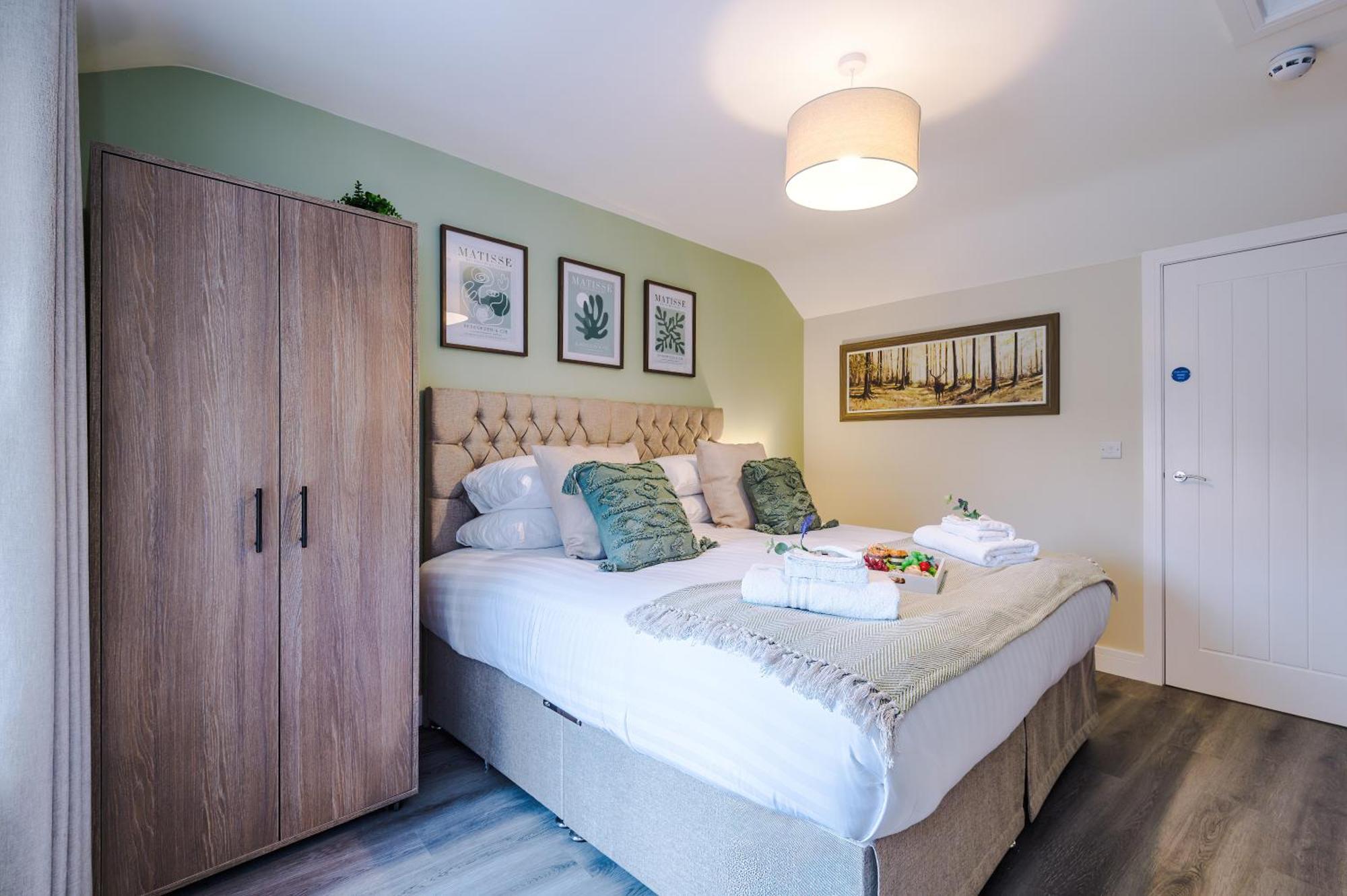 Apartment New! 4 X Stunning Centre In By 53 Degrees Property, Ideal For Individuals, Couples Or Business Groups! *