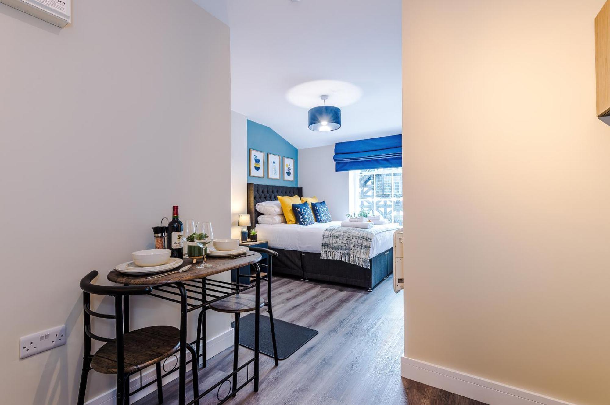 Apartment New! 4 X Stunning Centre In By 53 Degrees Property, Ideal For Individuals, Couples Or Business Groups! *