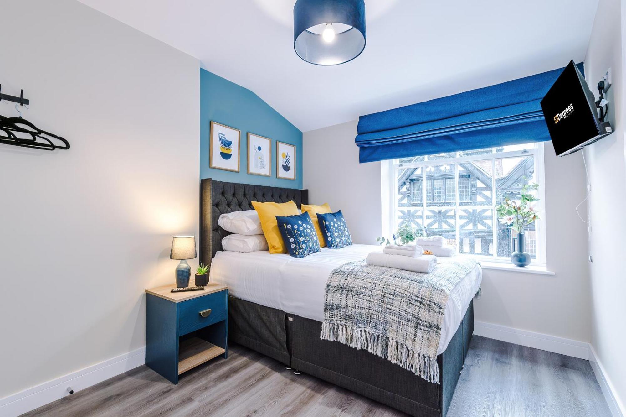 New! 4 X Stunning Centre In By 53 Degrees Property, Ideal For Individuals, Couples Or Business Groups! Apartment