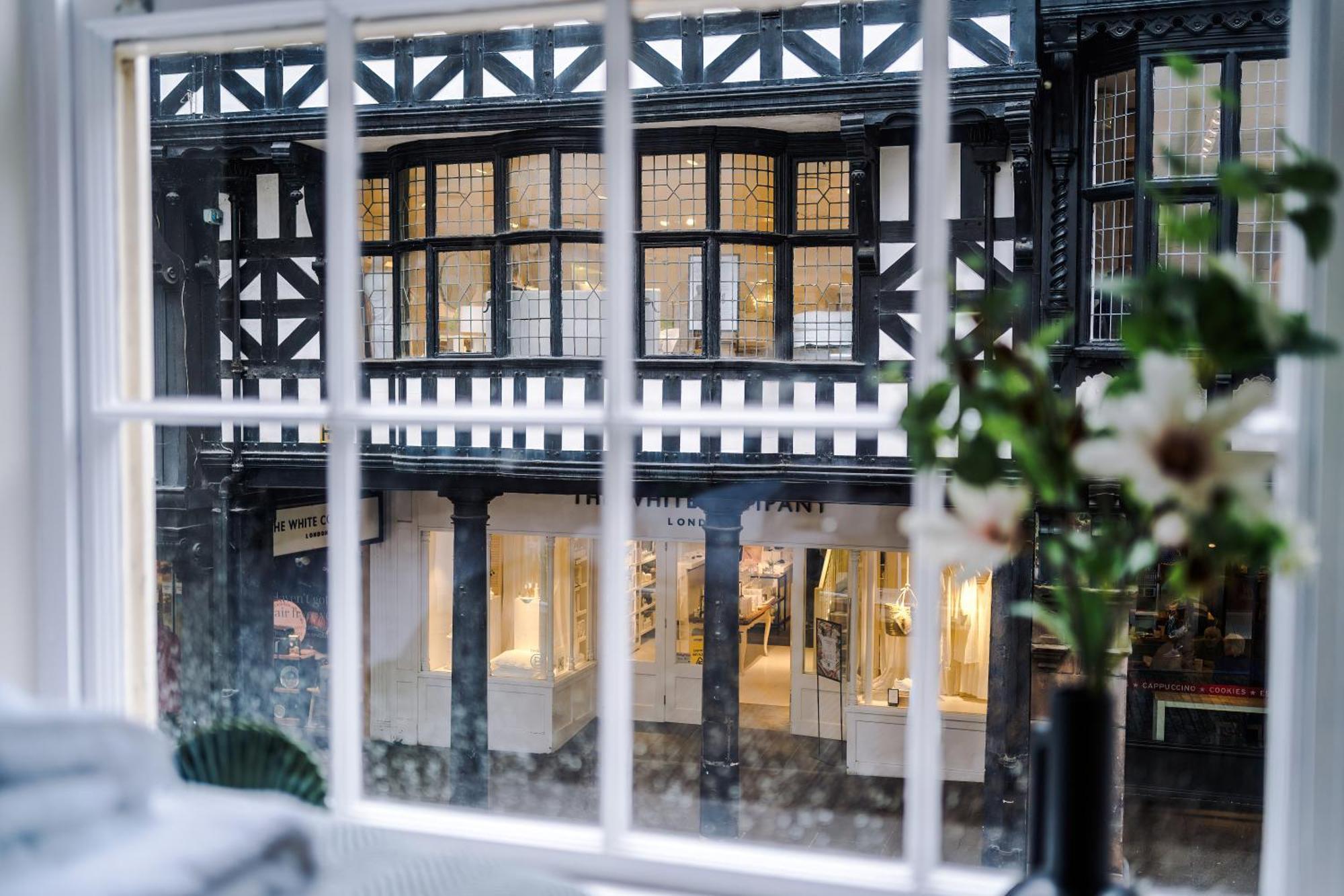 New! 4 X Stunning Centre In By 53 Degrees Property, Ideal For Individuals, Couples Or Business Groups! Apartment