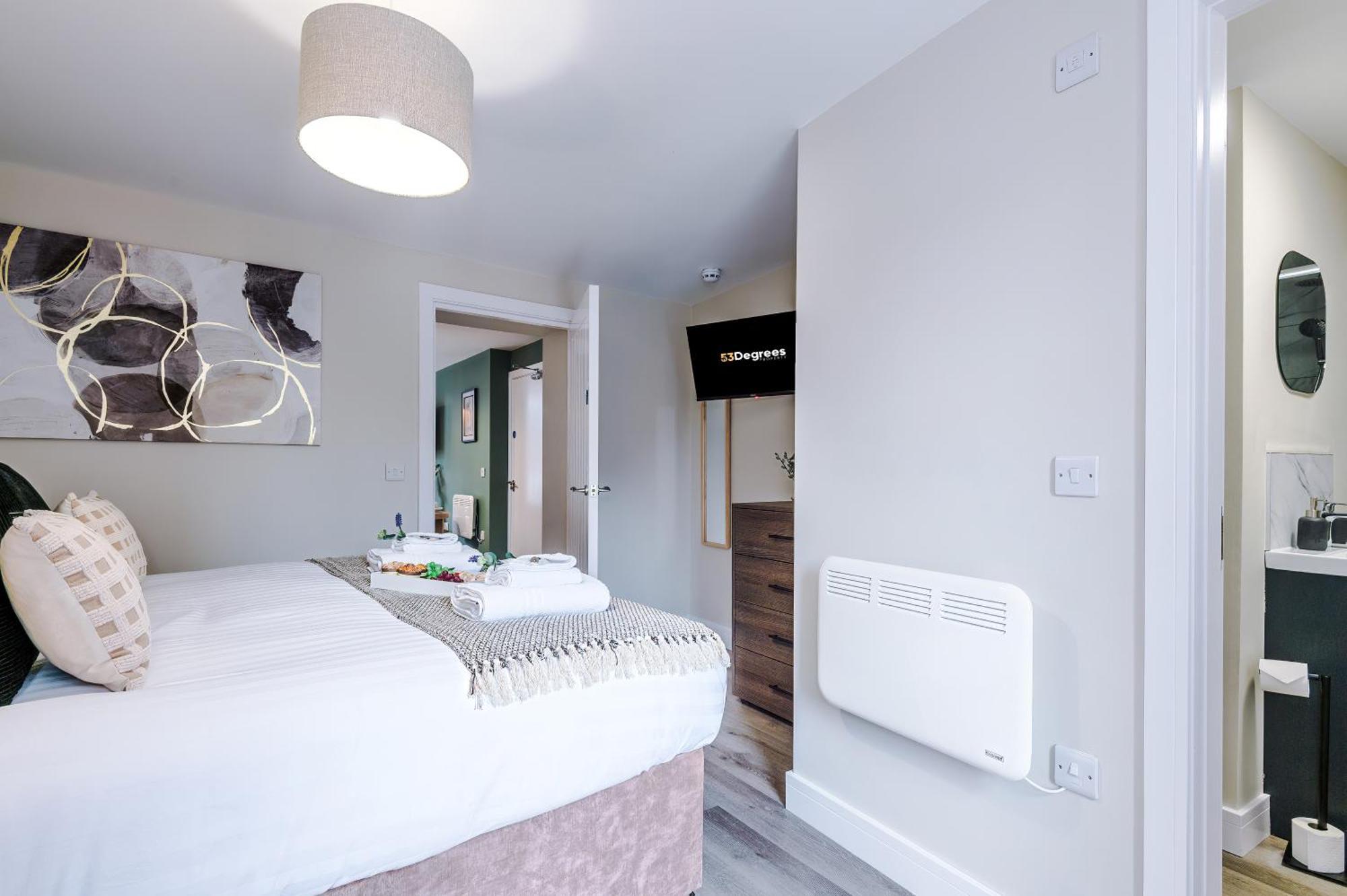 New! 4 X Stunning Centre In By 53 Degrees Property, Ideal For Individuals, Couples Or Business Groups! Apartment *