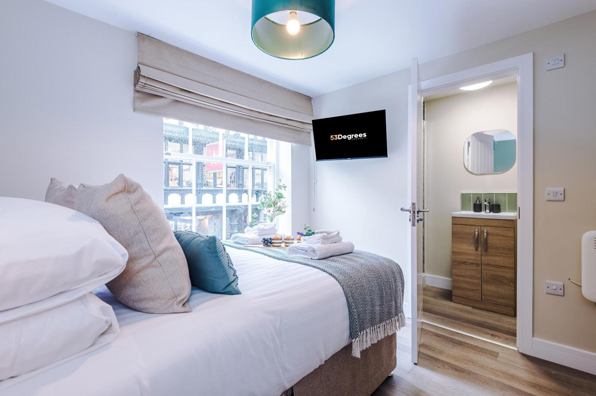 Apartment New! 4 X Stunning Centre In By 53 Degrees Property, Ideal For Individuals, Couples Or Business Groups! *