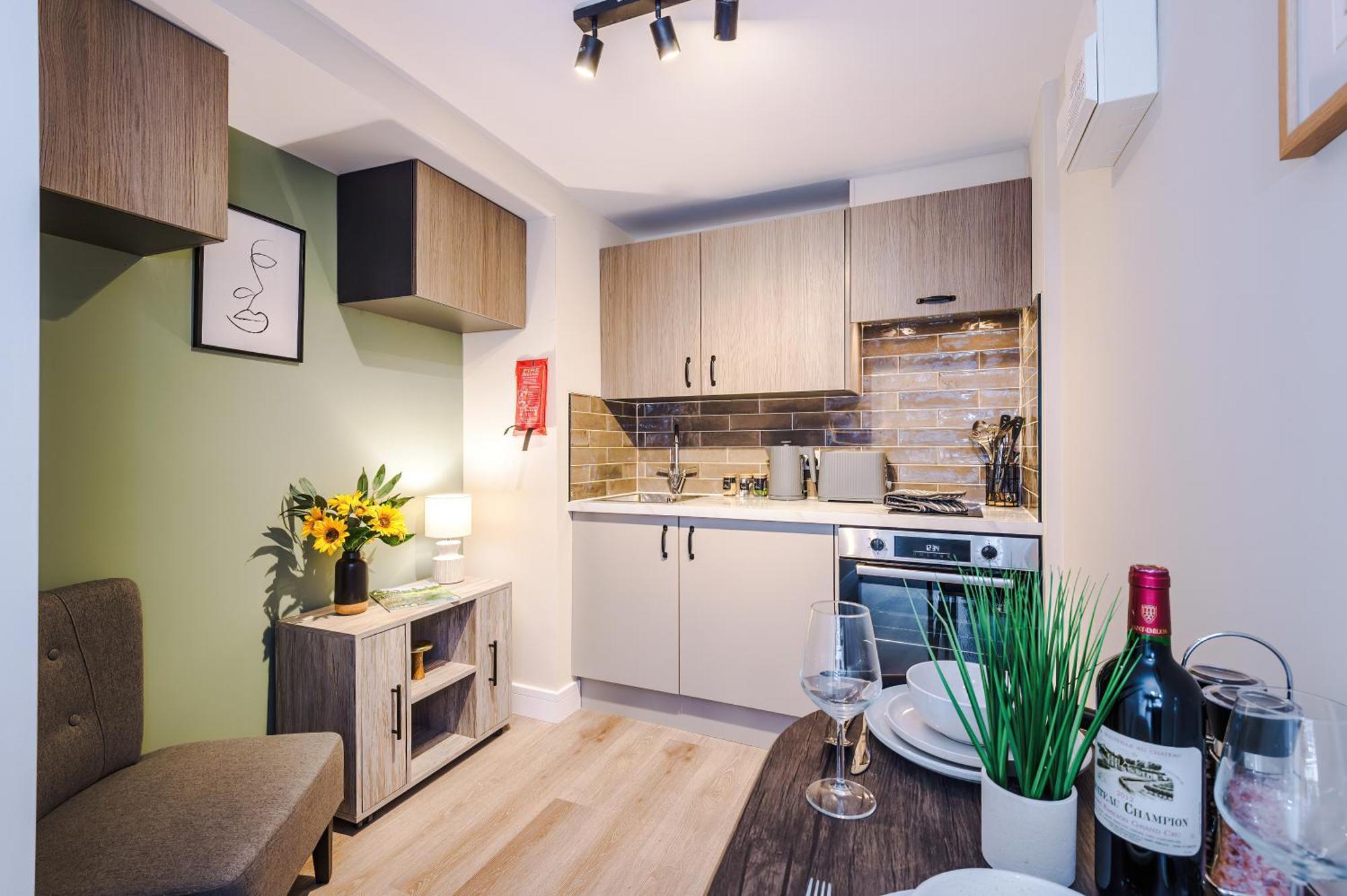 New! 4 X Stunning Centre In By 53 Degrees Property, Ideal For Individuals, Couples Or Business Groups! Chester